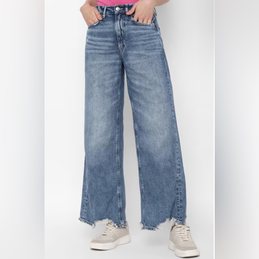 American Eagle Outfitters Super High Rise Baggy Wide Leg Long Distressed Jeans